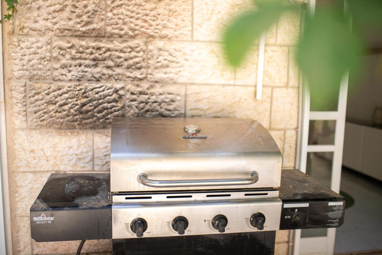 Spacious By The Orient Hotel - 4 Bdr Apartment Jerusalem Eksteriør bilde