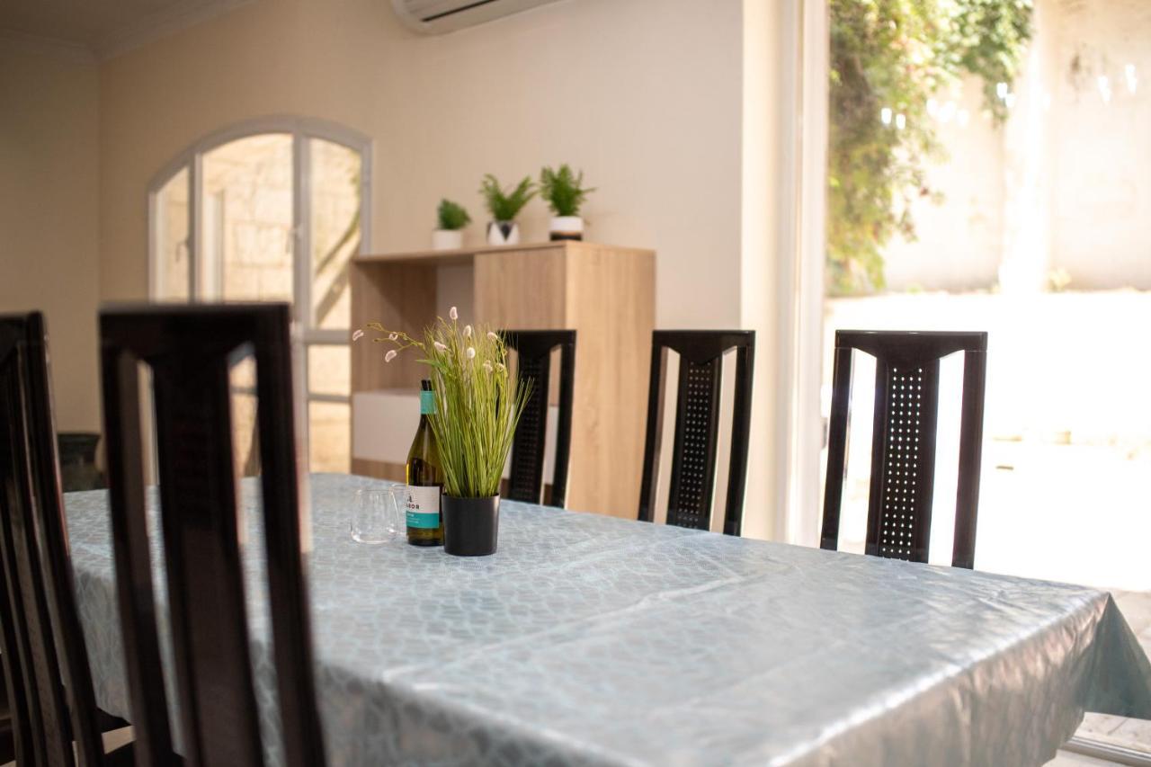 Spacious By The Orient Hotel - 4 Bdr Apartment Jerusalem Eksteriør bilde